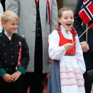 Prinsesse Ingrid Alexandra og Prins Sverre Magnus utenfor Skaugum. Foto: Lise Åserud, NTB scanpix